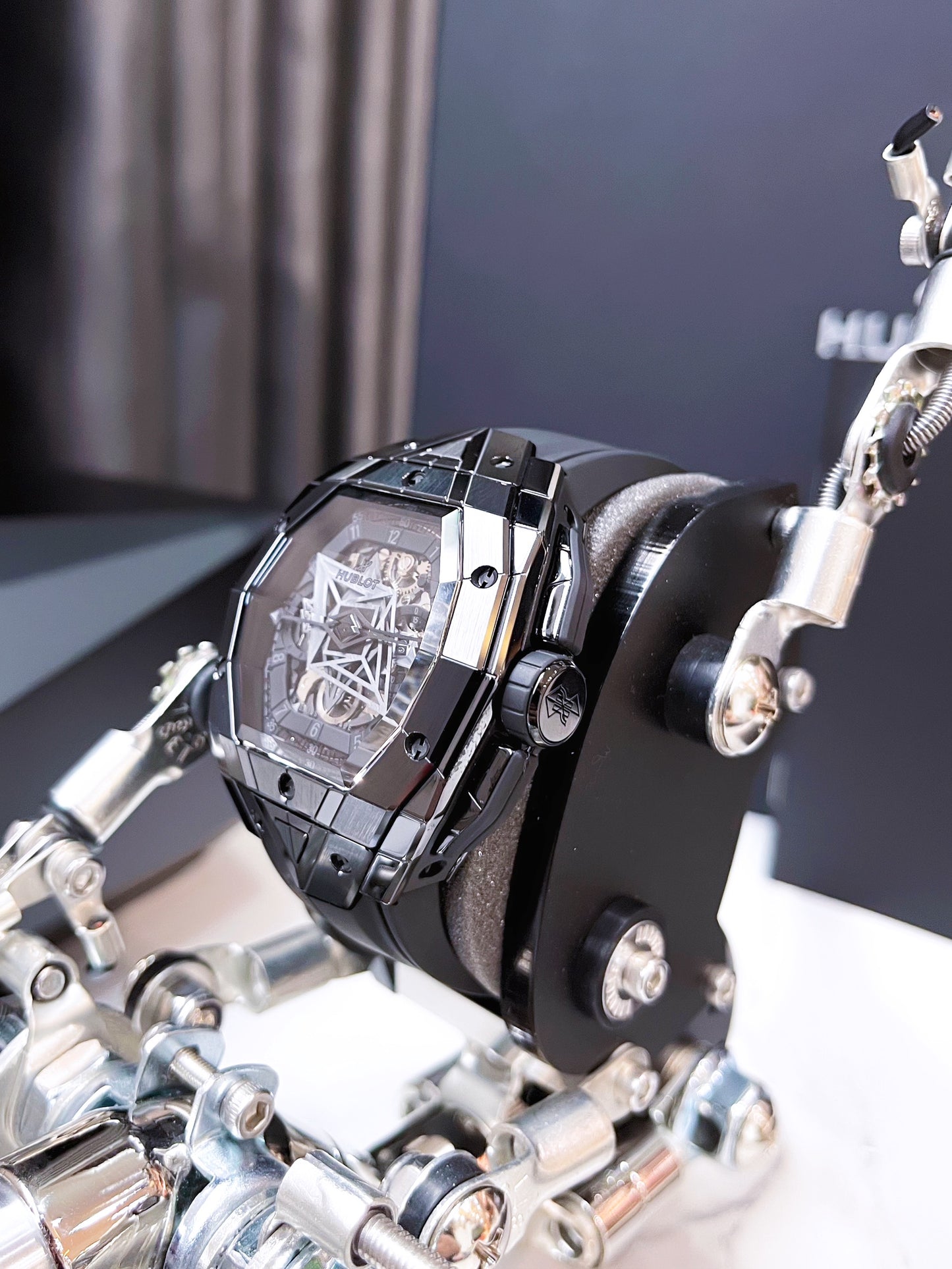 Đồng Hồ Hublot Spirit Of Bigbang Sang Bleu Black Ceramic Limited Size 42mm