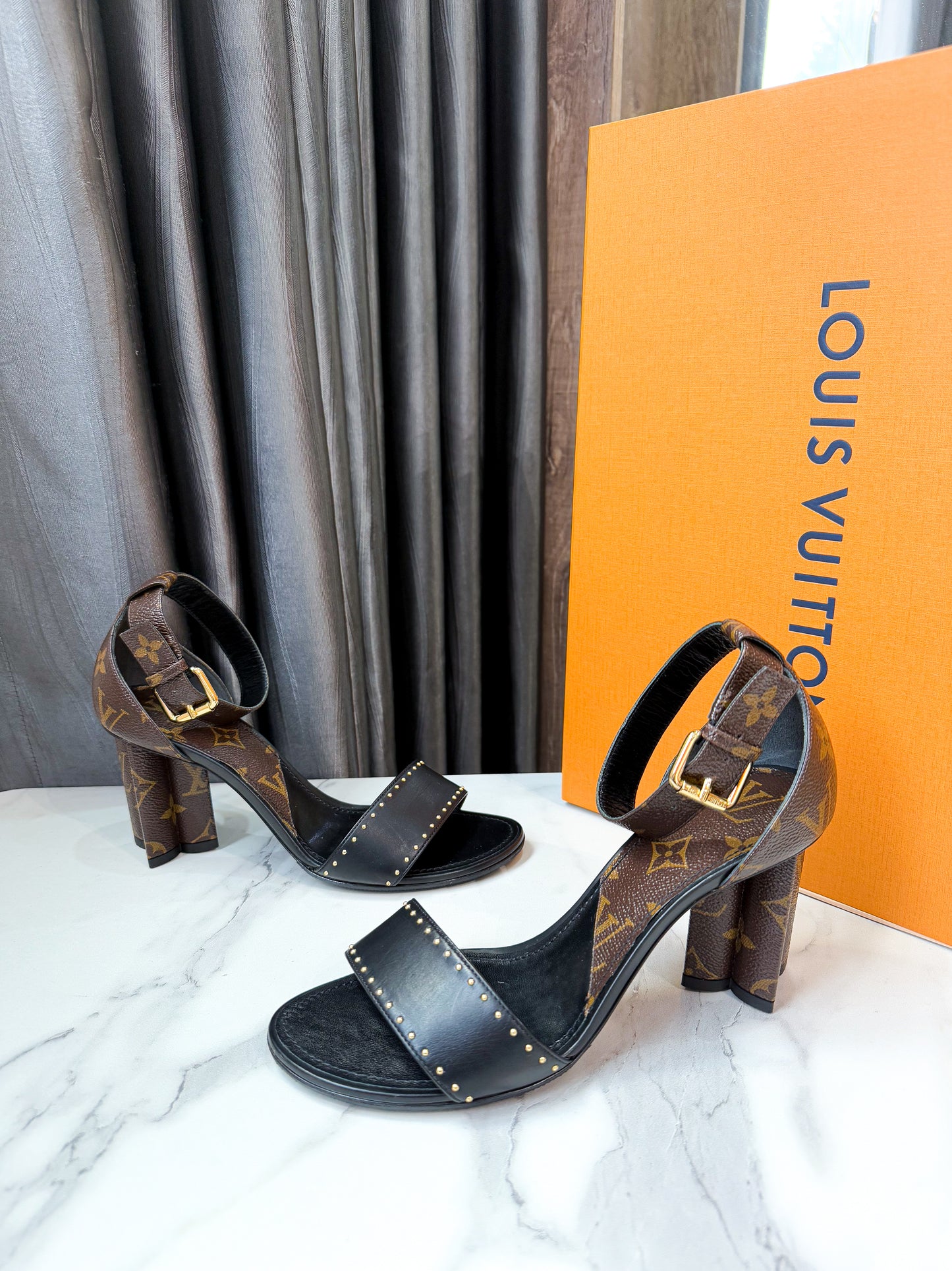 Sandal LV Gót Mono Size 38