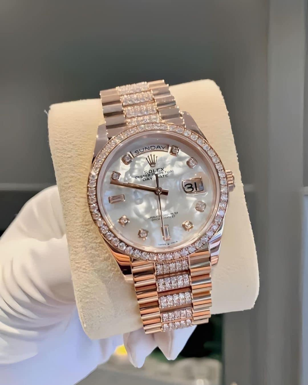 Đồng Hồ Rolex Daydate 128345RBR MOP