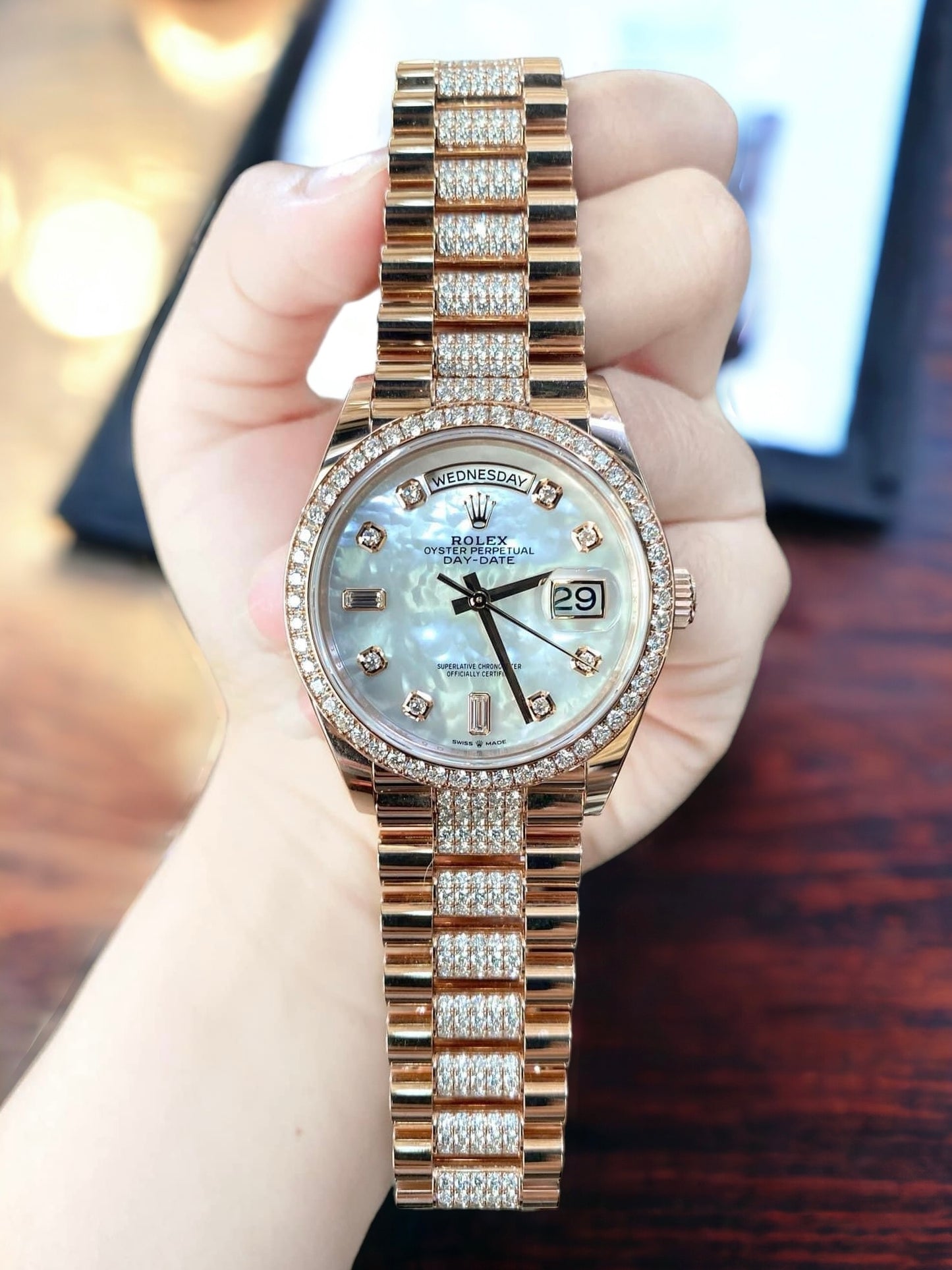 Đồng Hồ Rolex Daydate 128345RBR MOP