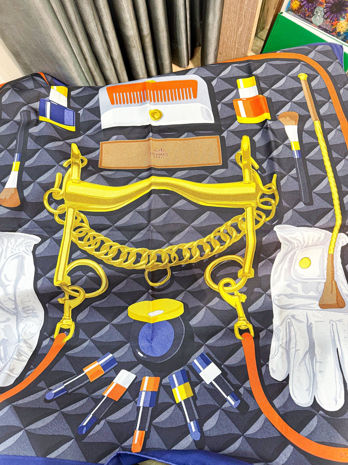 Khăn Lụa Hermes New Khổ 90x90 HN38 4/11