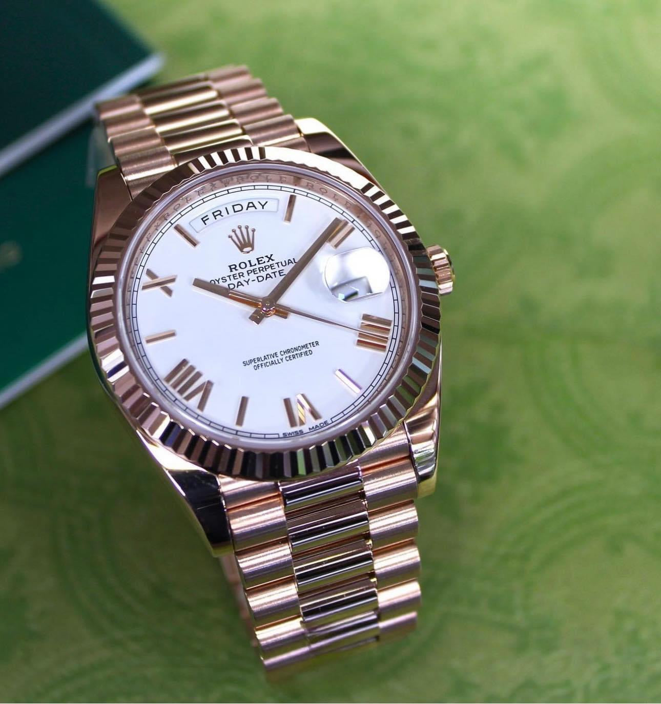 Đồng Hồ Rolex Daydate 228235 Rose Gold White Dial 40mm