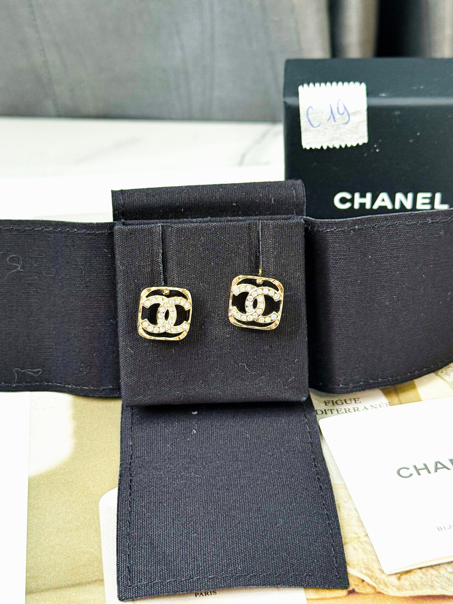 Khuyên Tai Chanel New C19