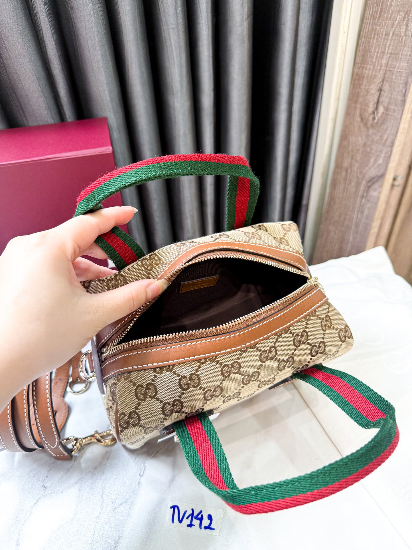 A A Gucci Speedy Mini TV142