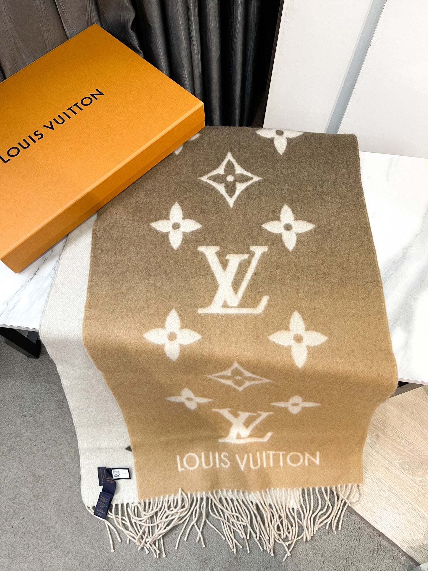 Khăn LV Cashmere Omber New