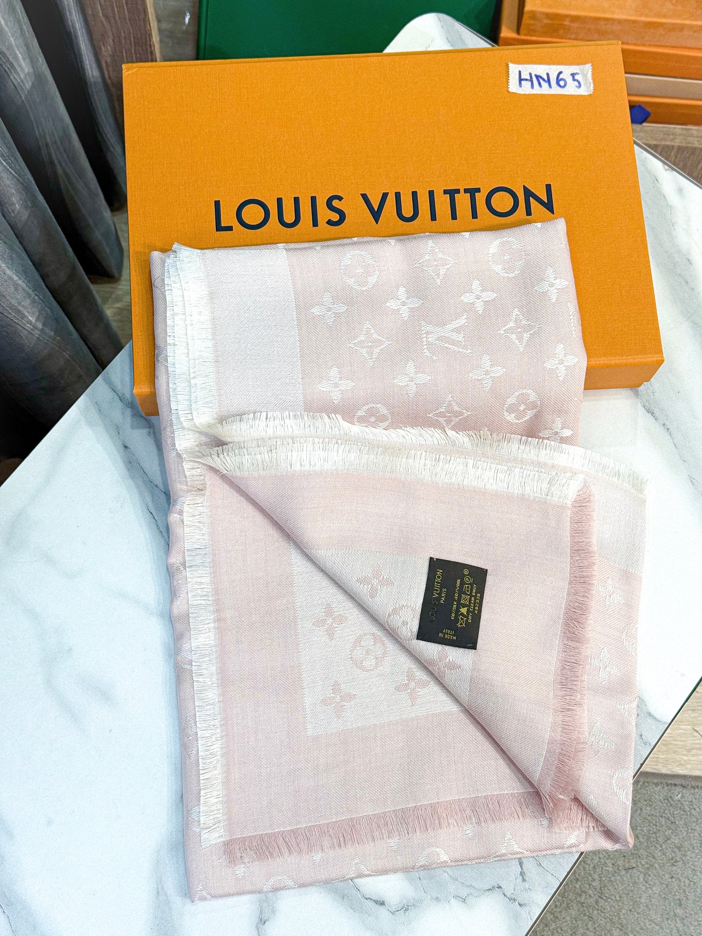 Khăn LV Hồng KH65 1/12