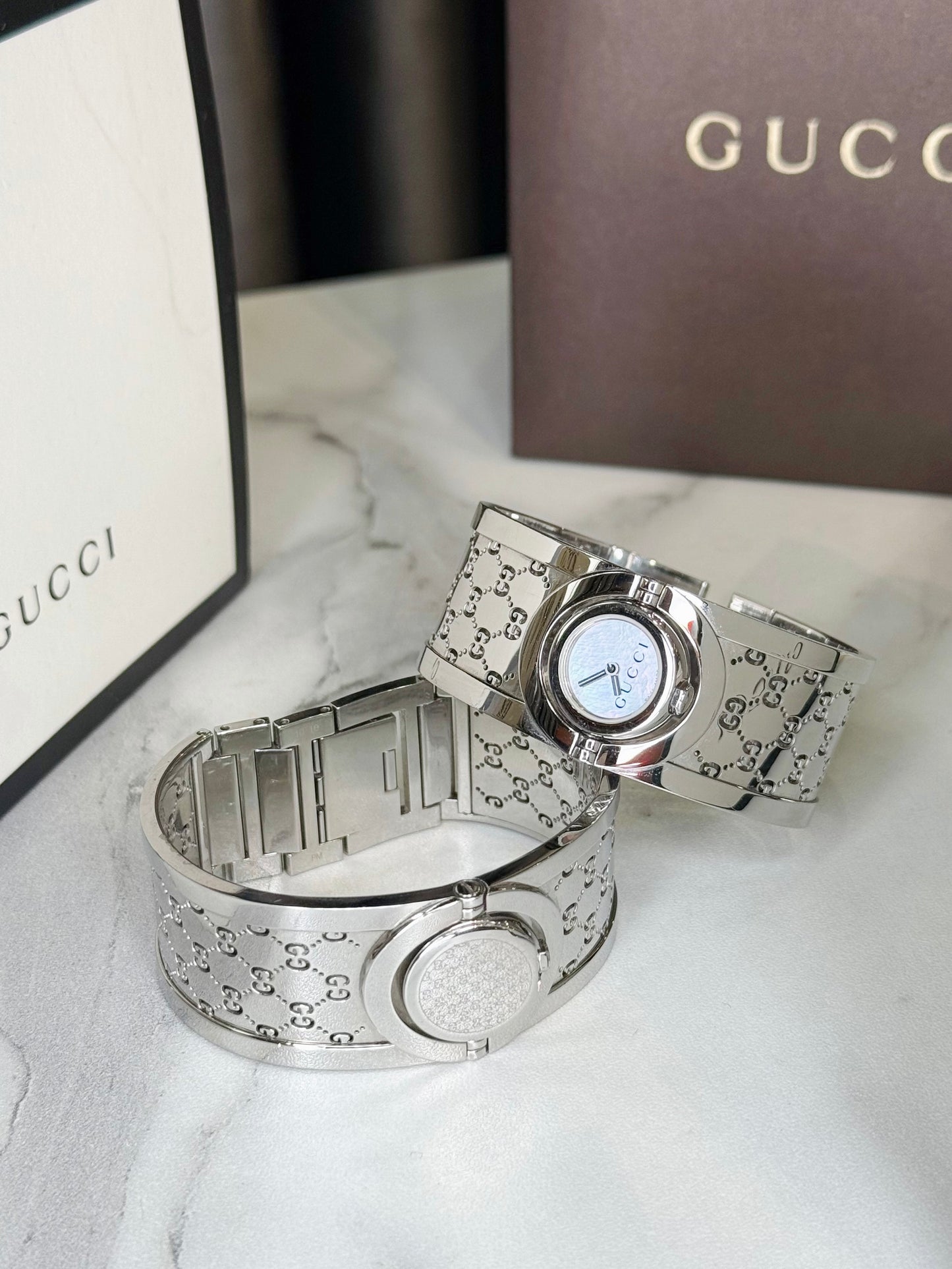 A A Đồng Hồ Gucci