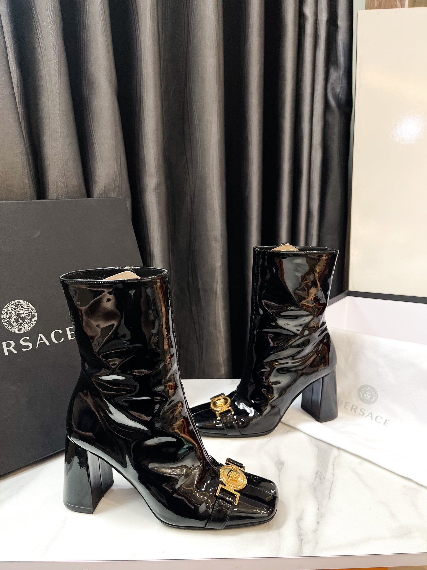 Boot Versace Used