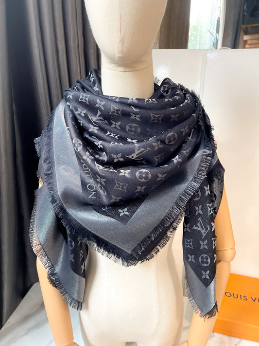 Khăn LV Ánh Kim Đen