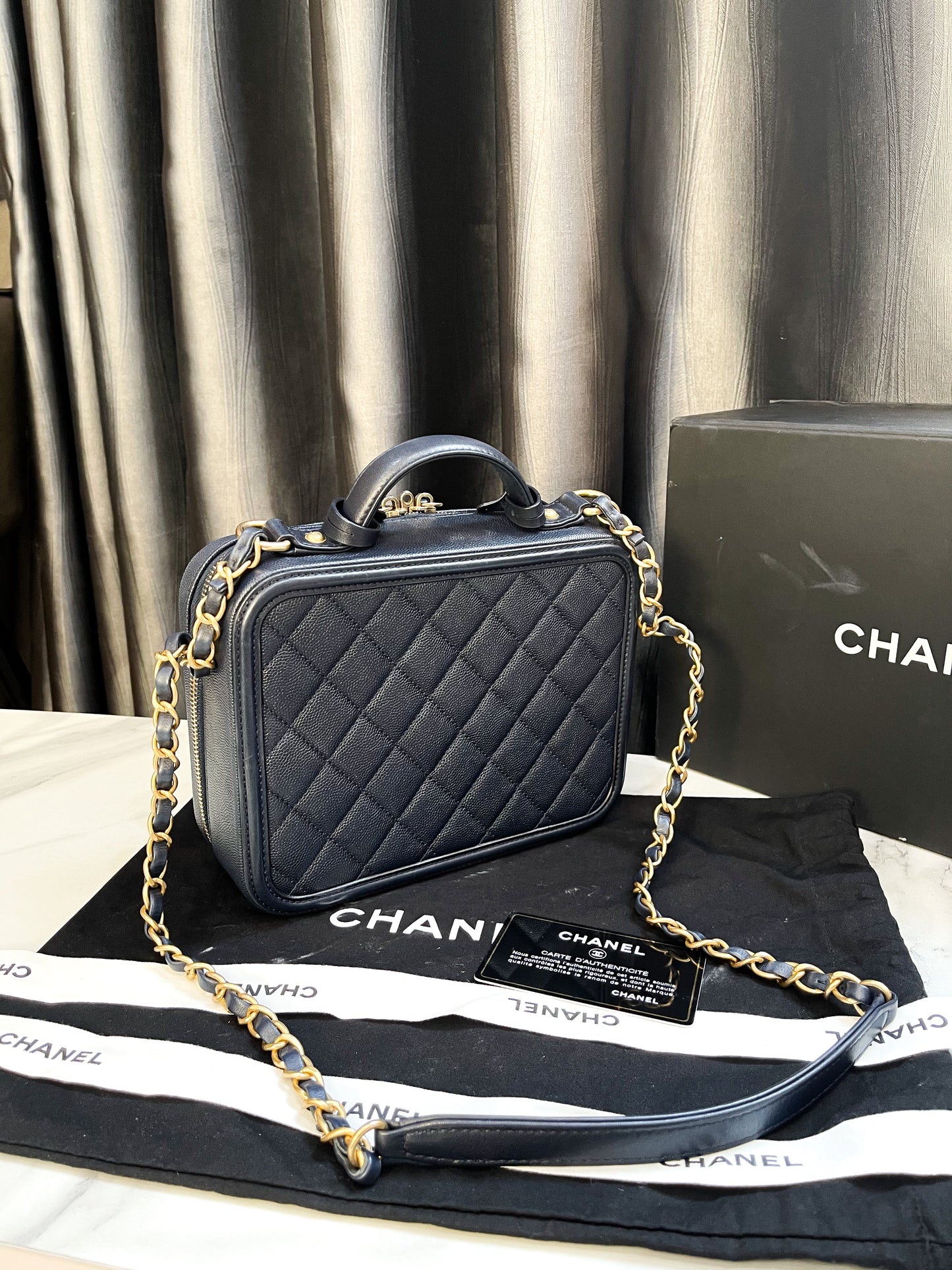 Chanel Vanity M Xanh Than