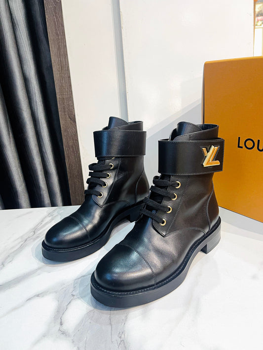 Boot LV Đen Logo Tháo Rời Size 36.5