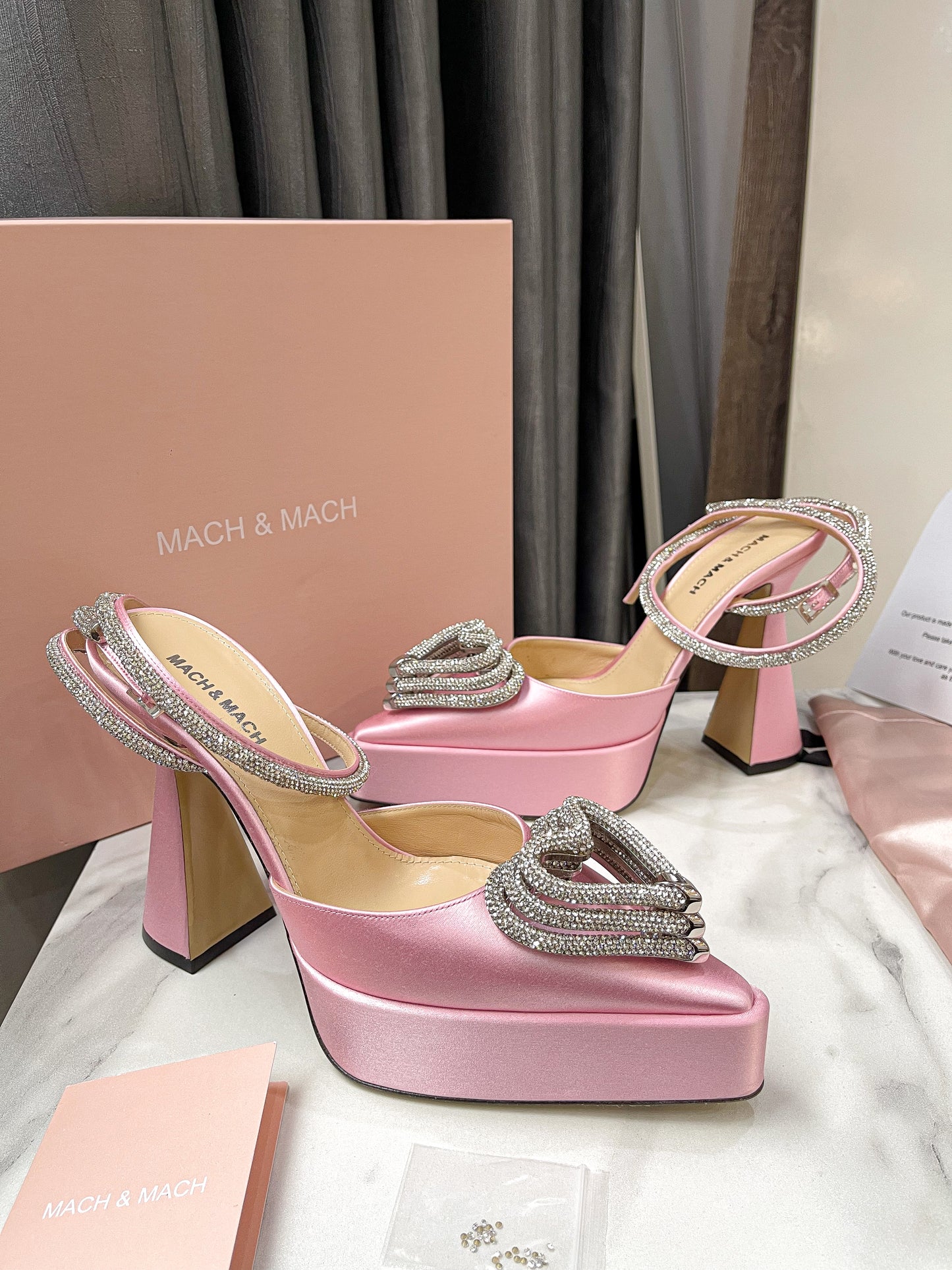 Giày Mach Mach Hồng Size 38