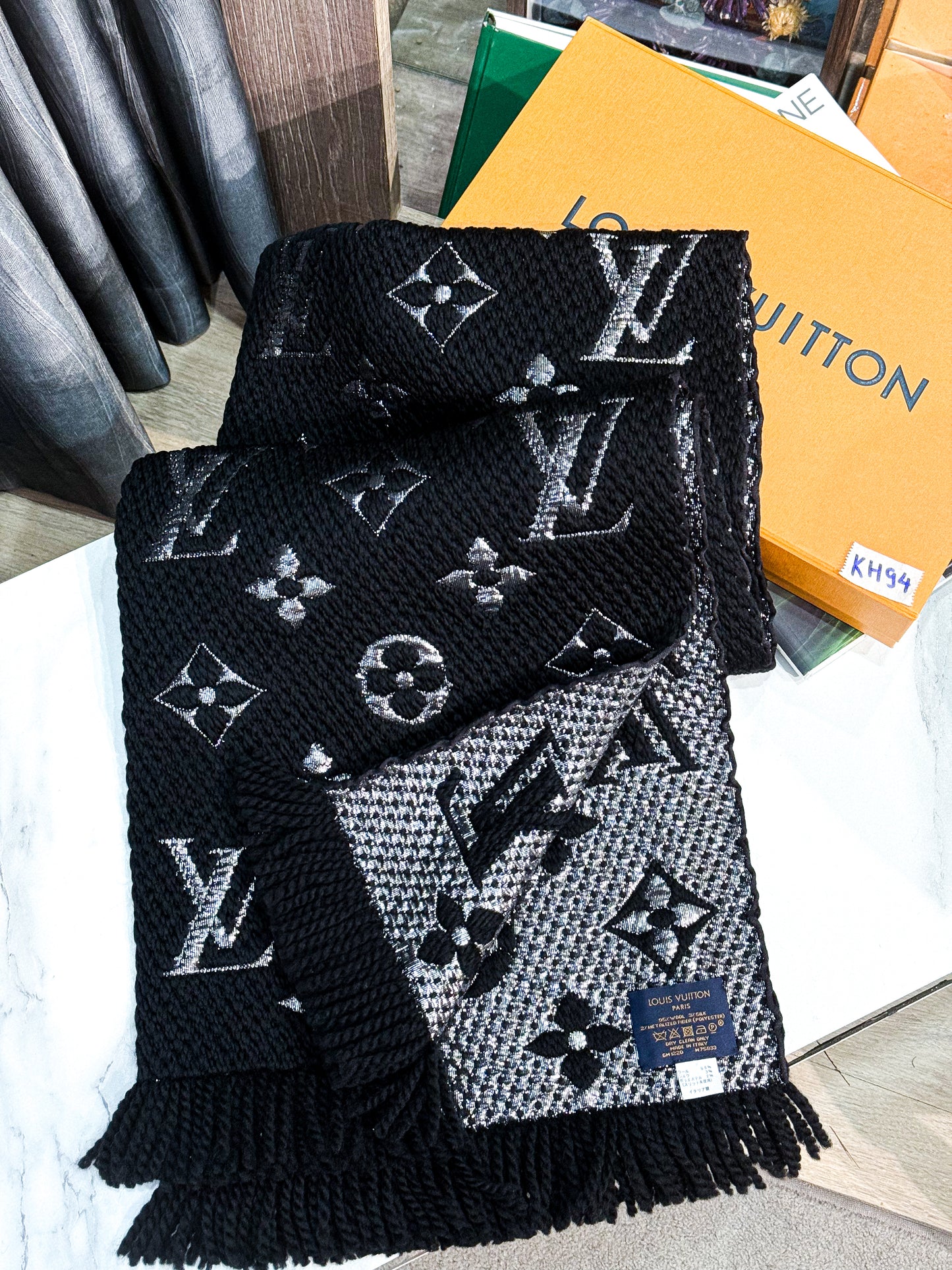 Khăn LV Len Ánh Kim Đen KH94 6/1