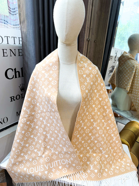 Khăn LV Cashmere Game On Begie