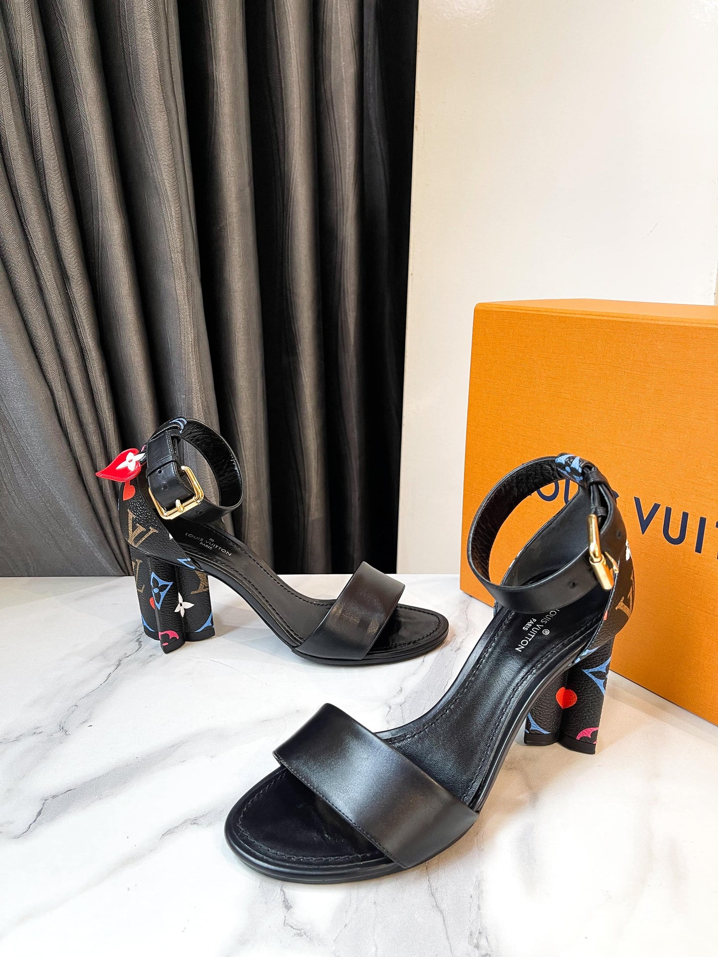 Sandal LV Cờ Size 36