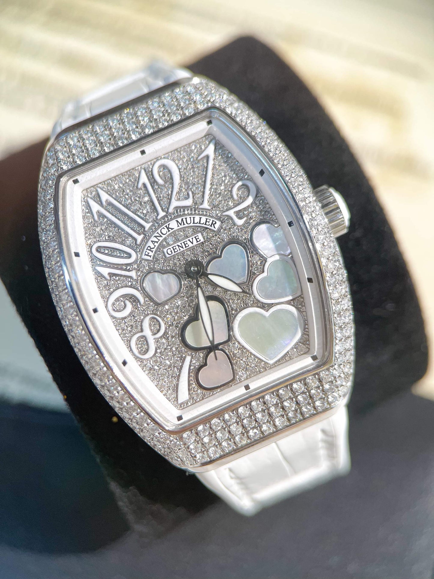 Đồng Hồ Franck Muller V32 Kim Cương Custom Mặt Số Trái Tim Trắng