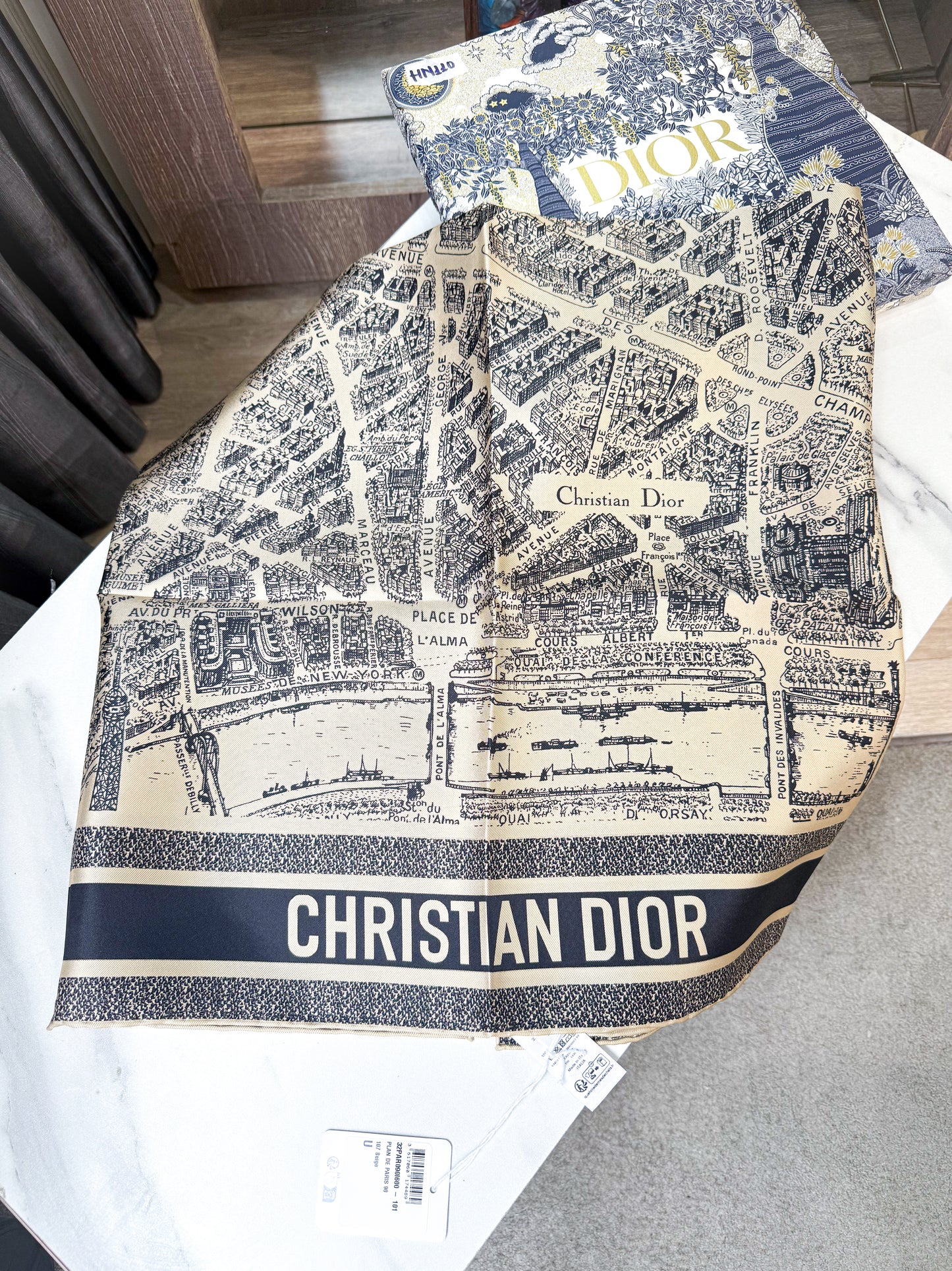 Khăn Lụa Dior New Khổ 90x90 HN110