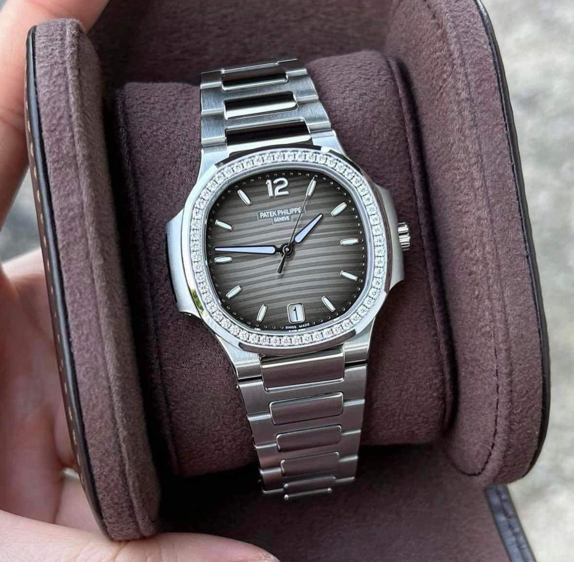 Đồng Hồ Patek Philippe Nautilus 7118/1200A Grey