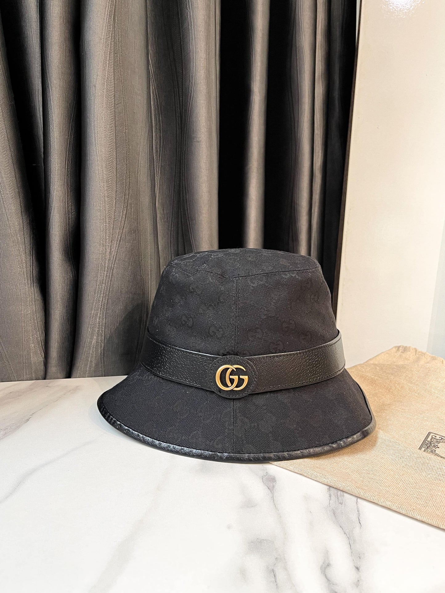 Mũ Gucci Đen Size L