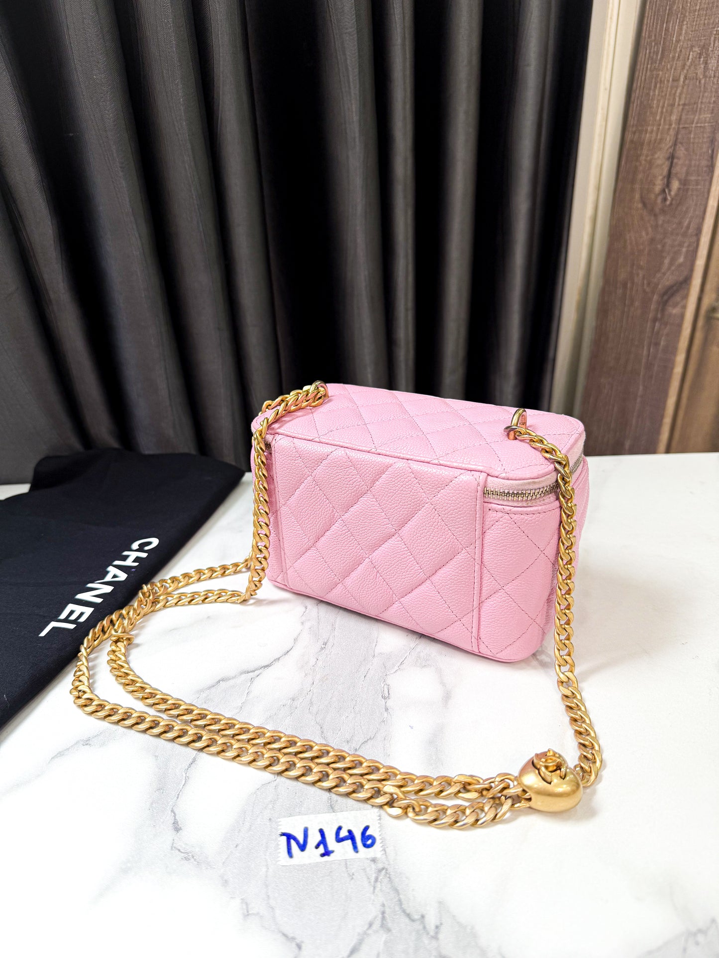 A A Vanity Chanel Caviar Pink TV146