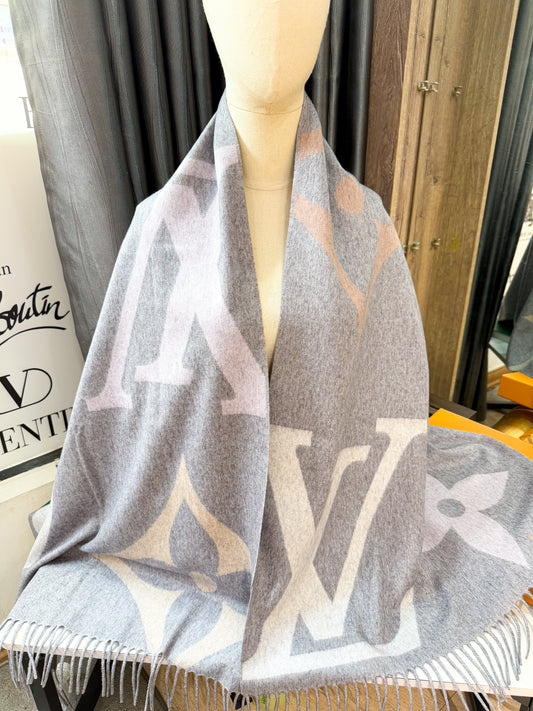 Khăn Choàng LV Cashmere Grey 14/5