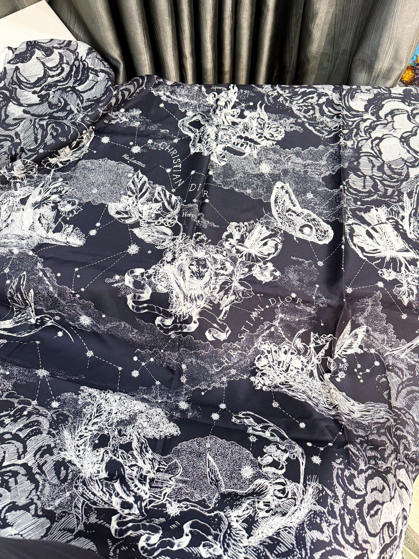 Khăn Dior New HN3 24/10