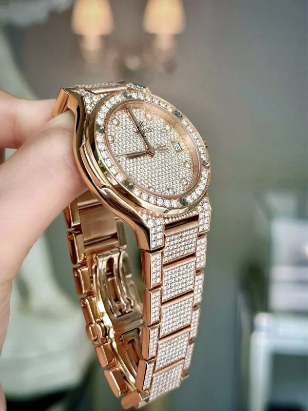 A Đồng Hồ Hublot Classic Fusion King Gold Full Pave 38mm