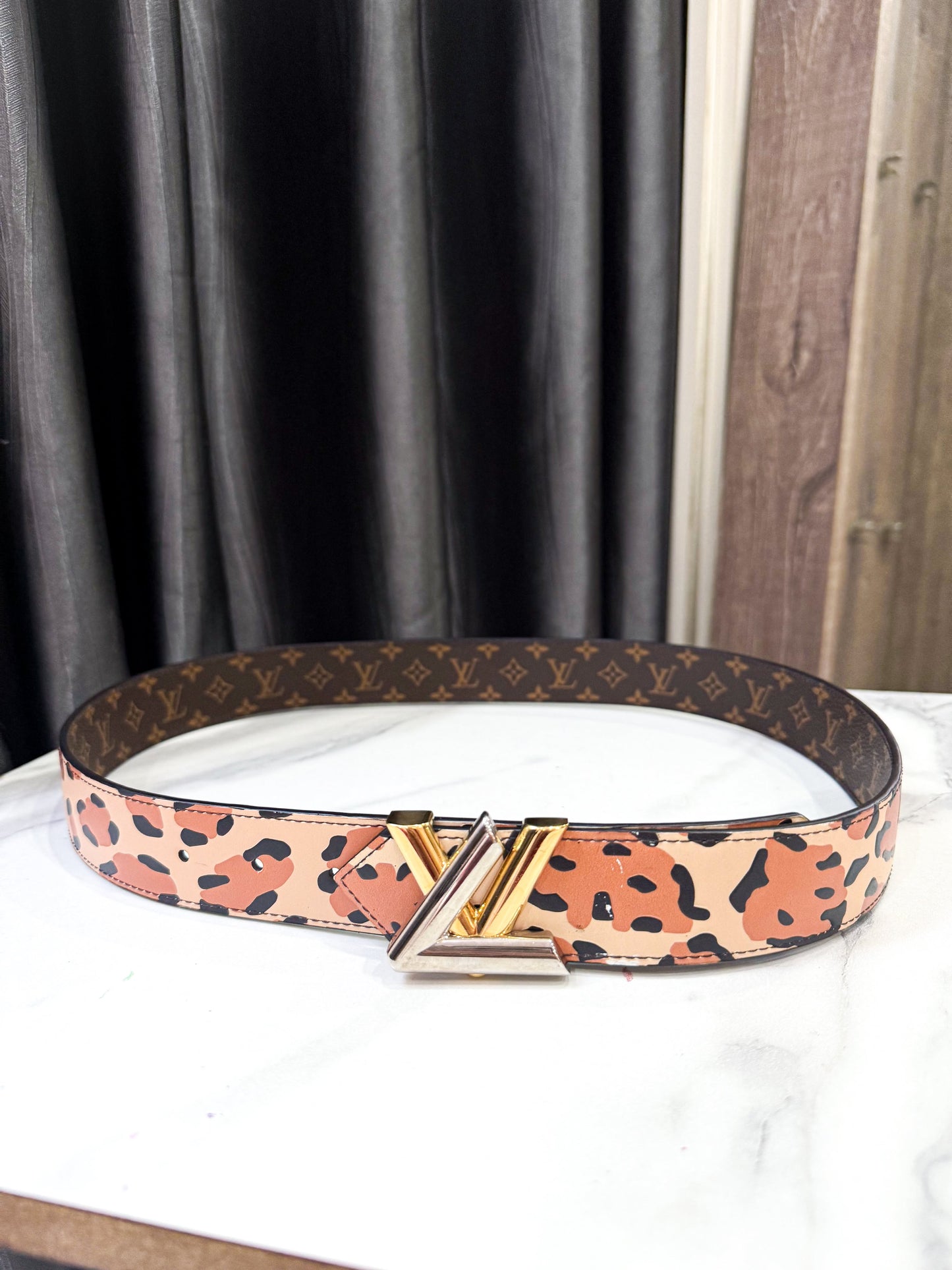 Belt LV Limited 2 Mặt