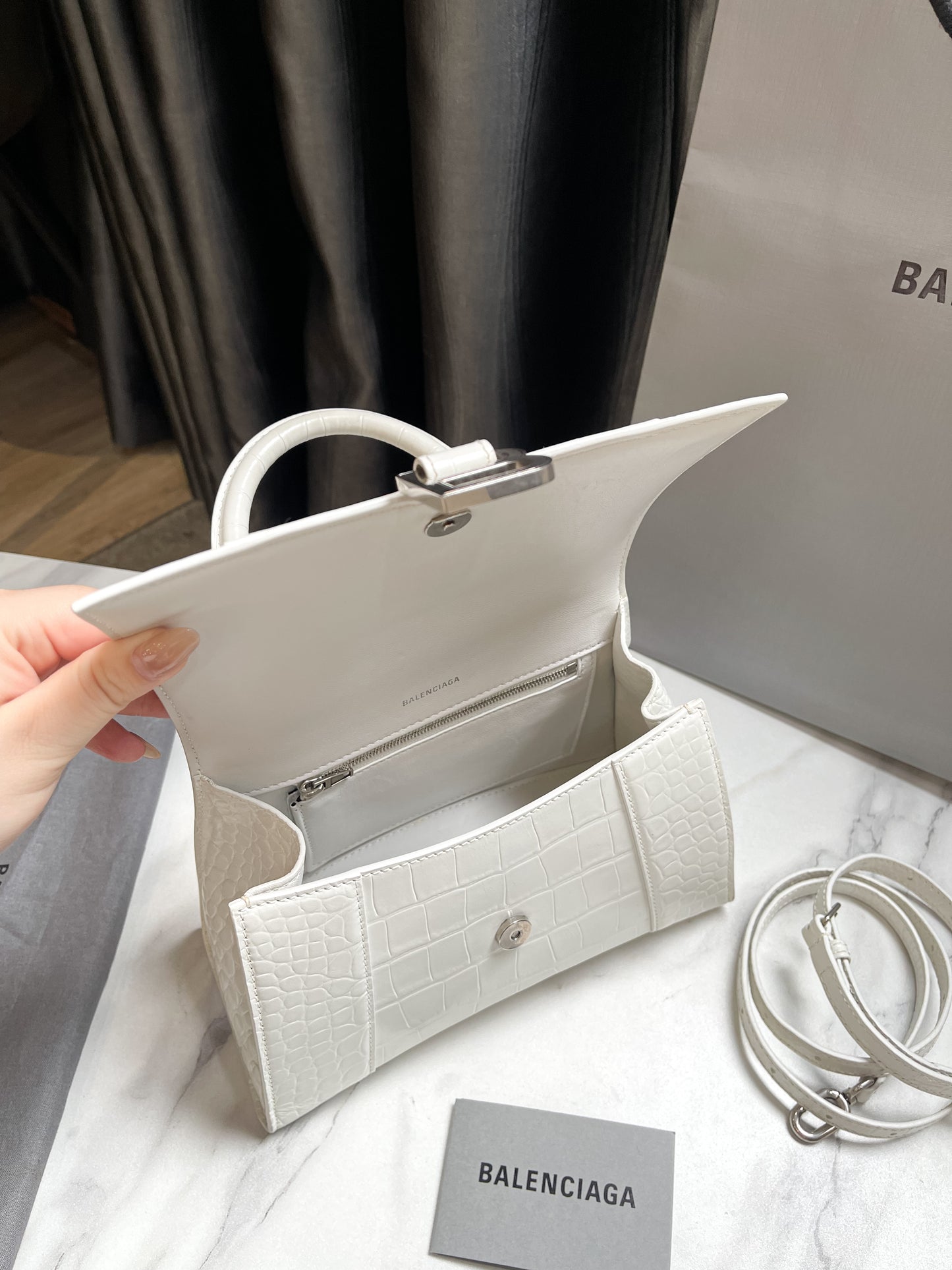 Balenciaga Trắng