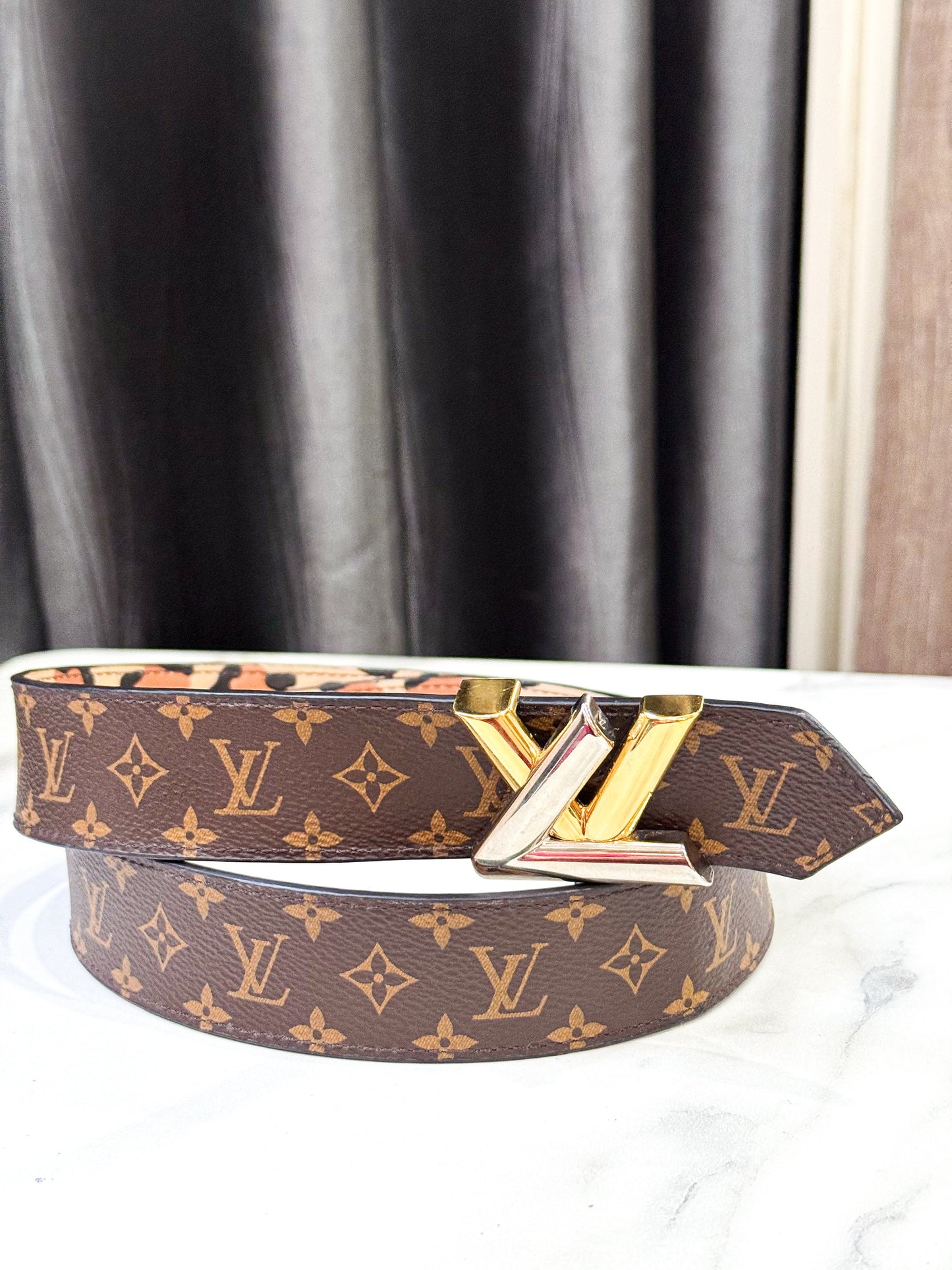 Belt LV Limited 2 Mặt