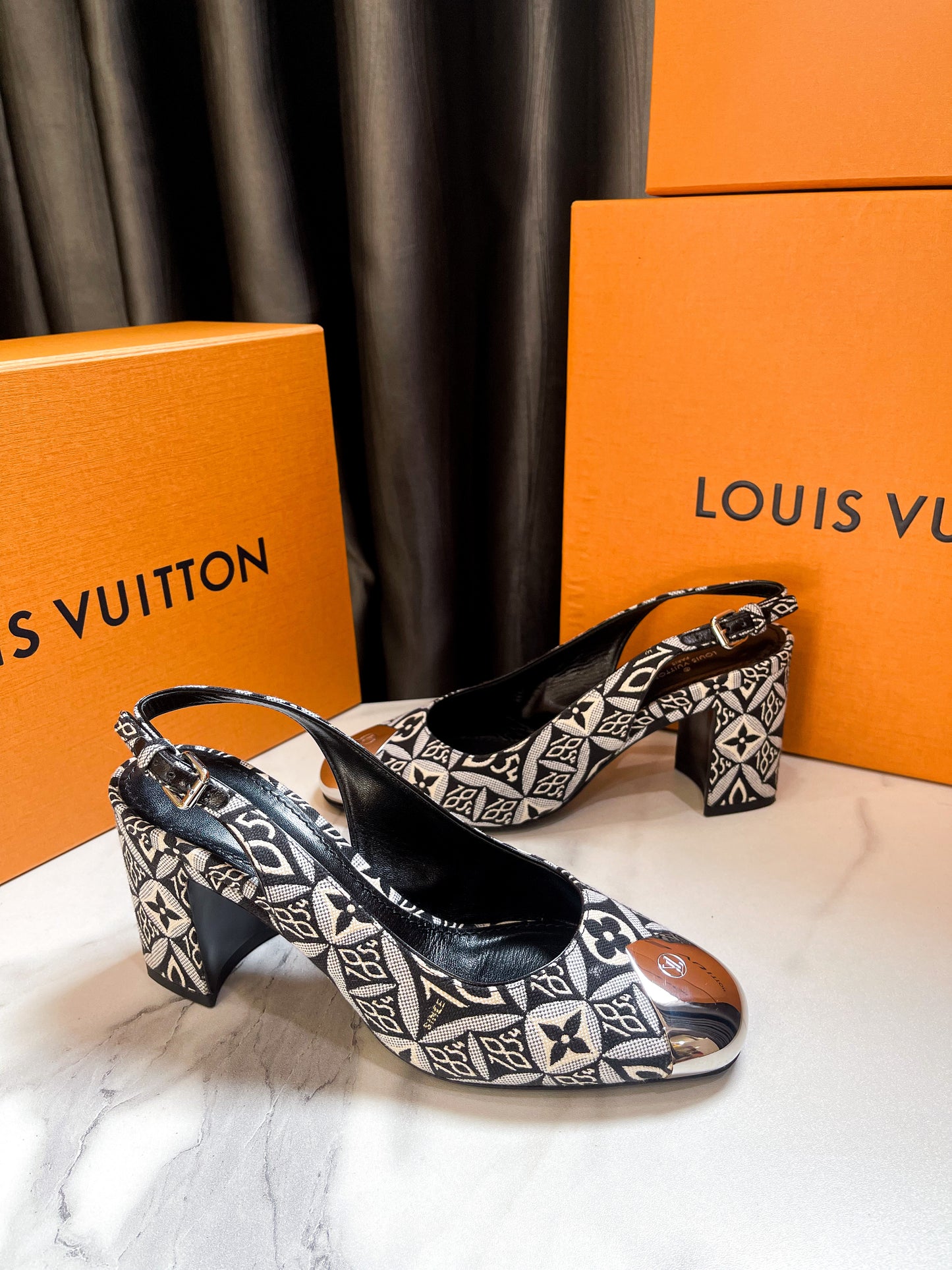 Slingback LV Hoạ Tiết