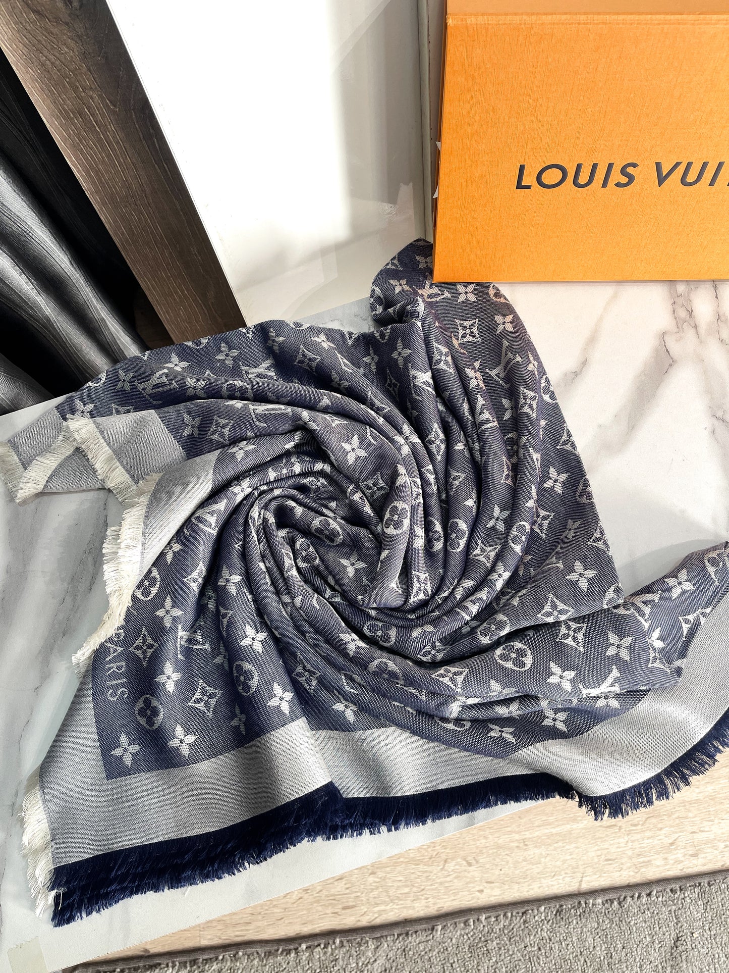 Khăn LV Denim Xanh