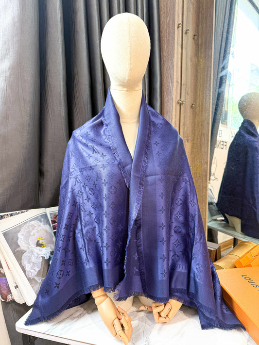 Khăn LV Xanh Than 5/6