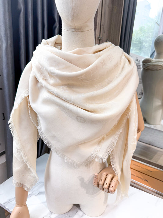 Khăn LV Used