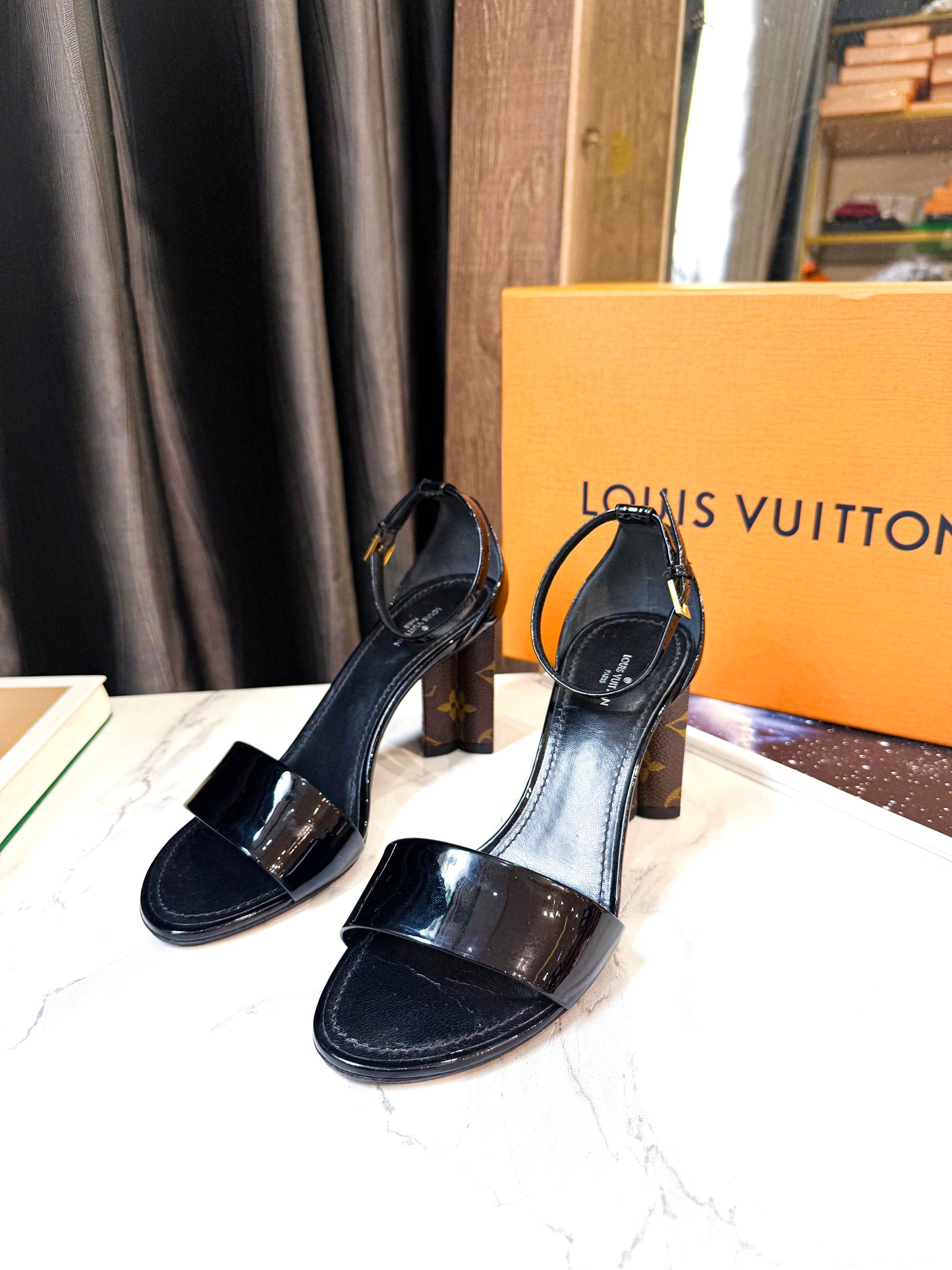 Sandal LV Gót Mono Size 38