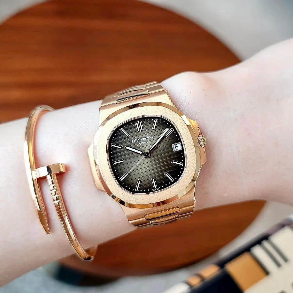 Đồng Hồ Patek Philippe Nautilus 5711/1R Rose Gold