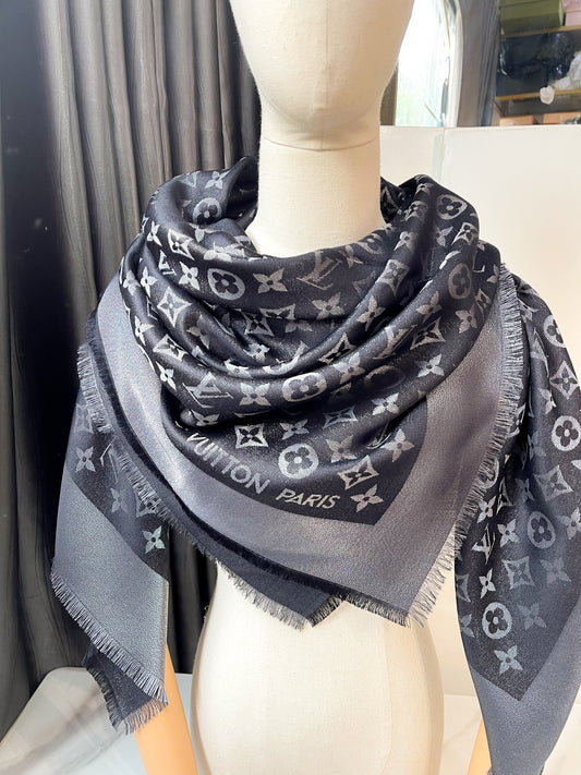 Khăn LV Ánh Kim Đen Ghi