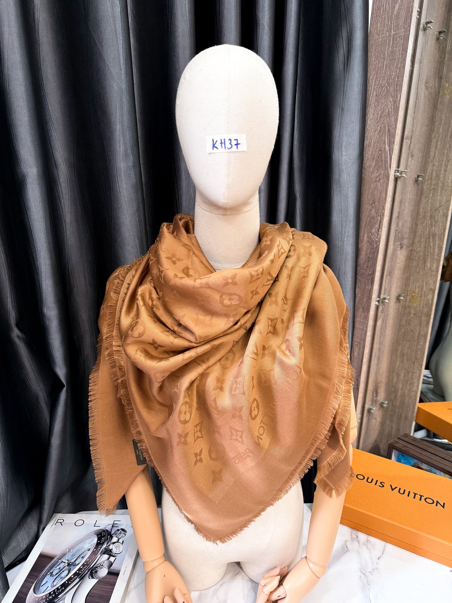 Khăn LV Nâu KH37 13/11