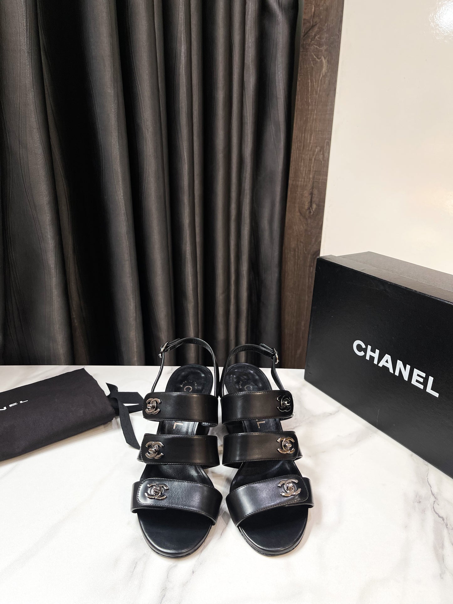 Sandal Chanel