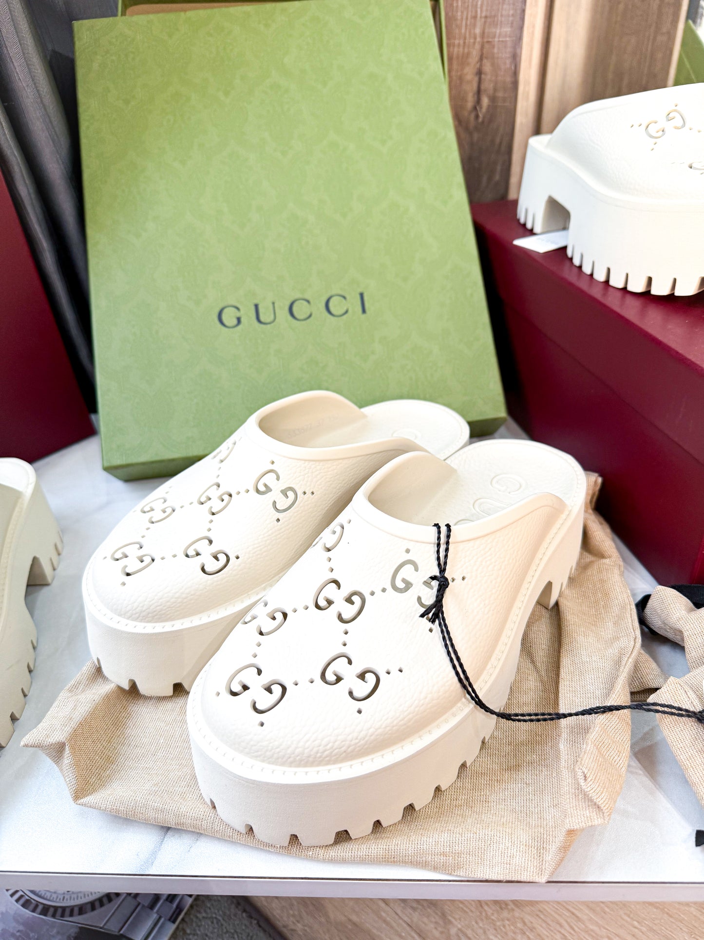 Dép Gucci Hot Trắng Size 37