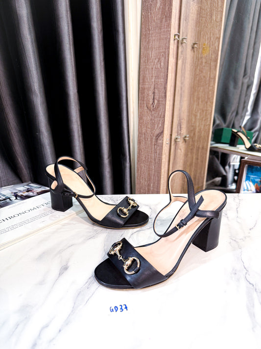 Sandal Gucci Used Size 36 GD37