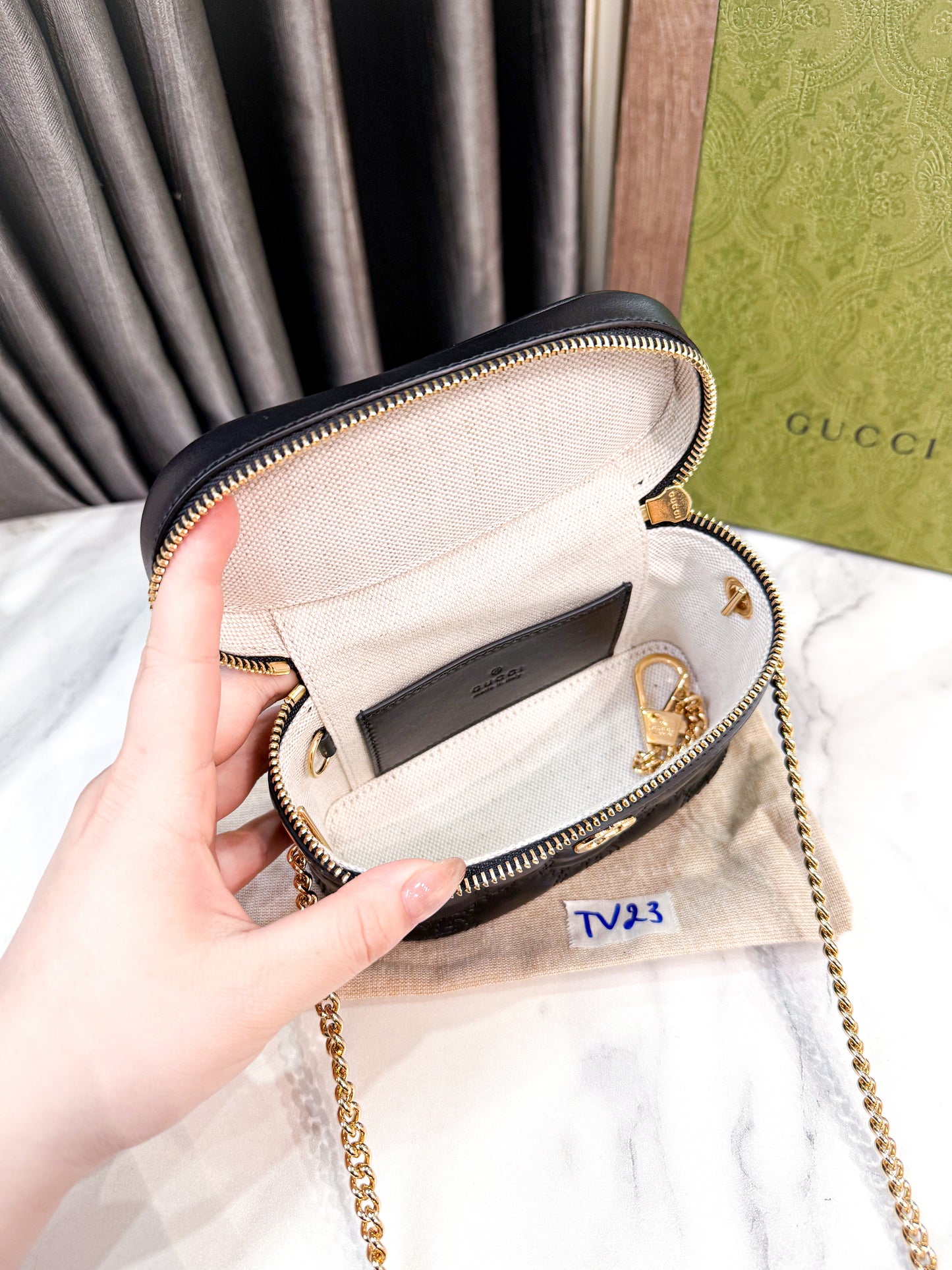 A A Vanity Gucci Đen New