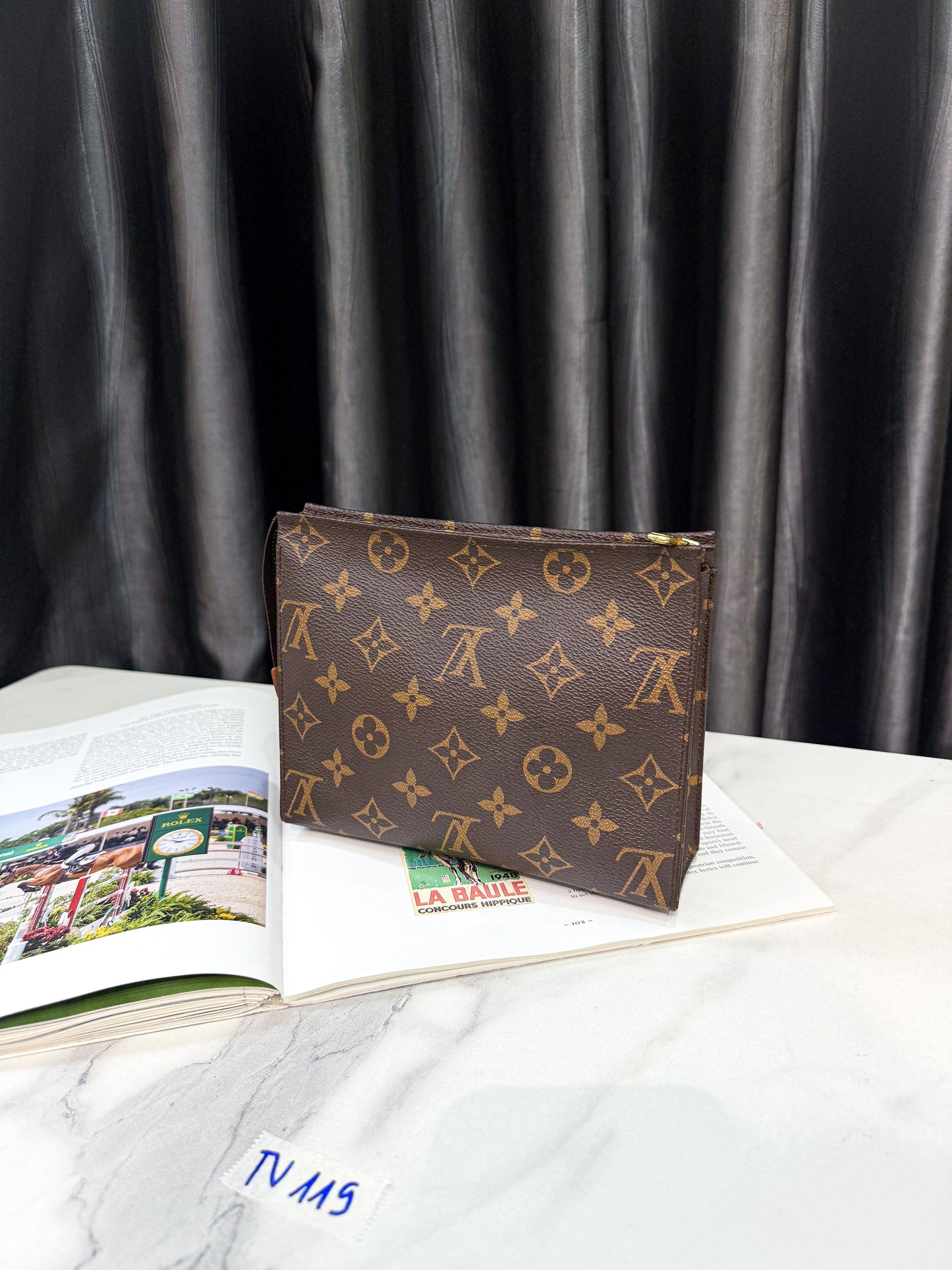 A LV Pouch 19 Mono TV119