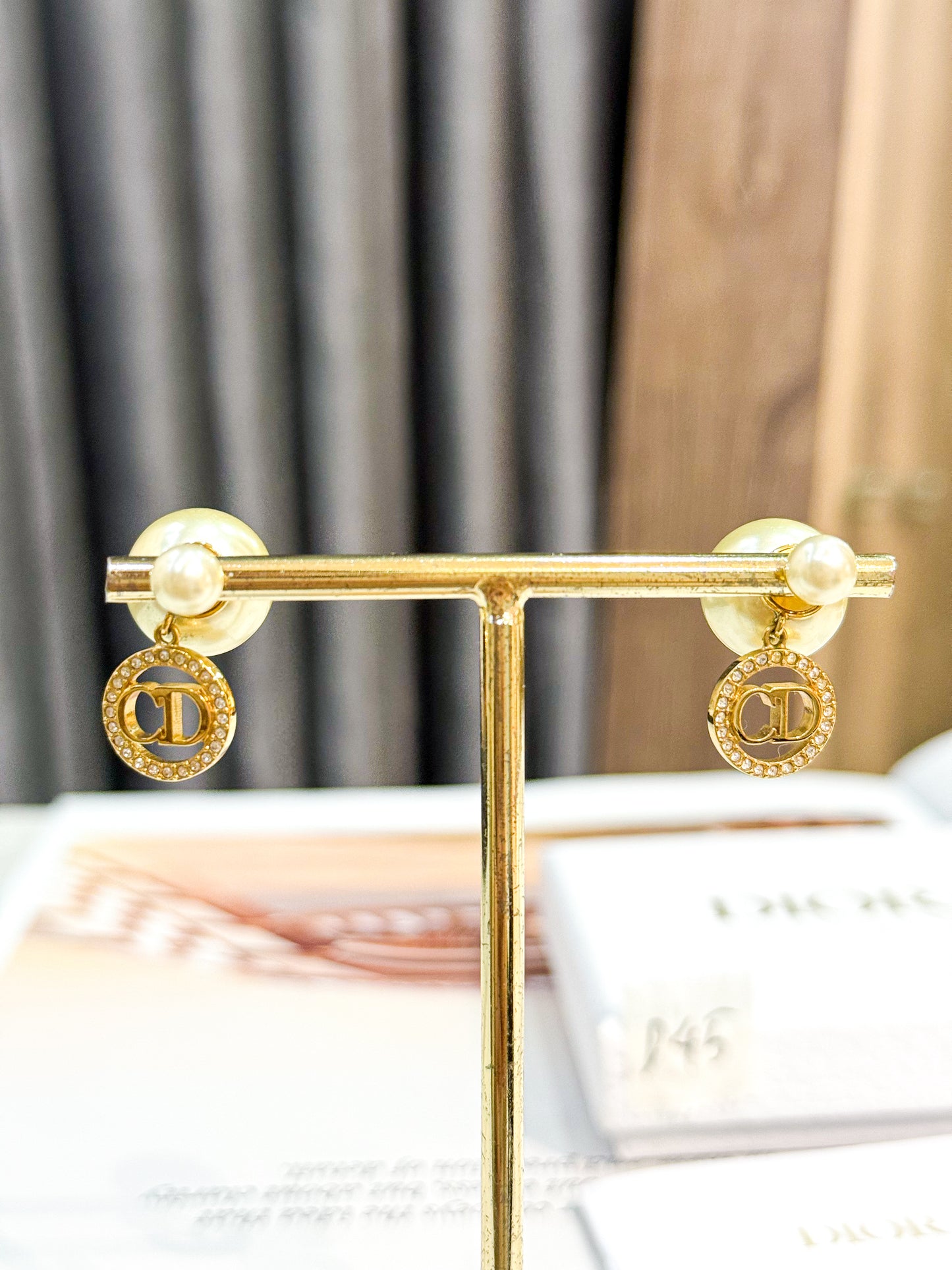 Khuyên Tai Dior D45