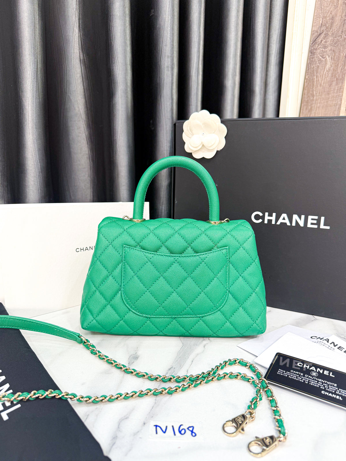 A A A Chanel Coco 9.5 Caviar Xanh TV168