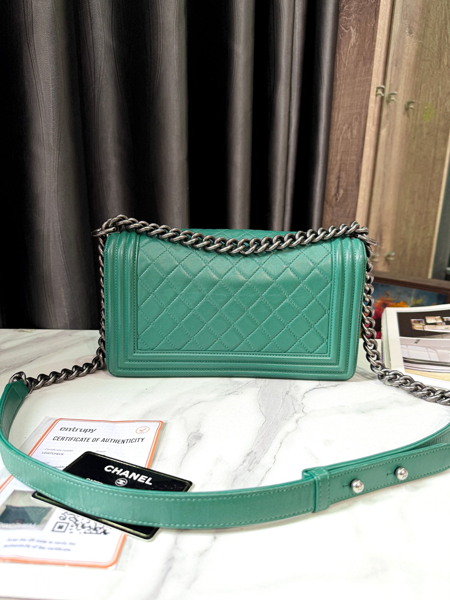 Chanel Boy M Xanh Lá