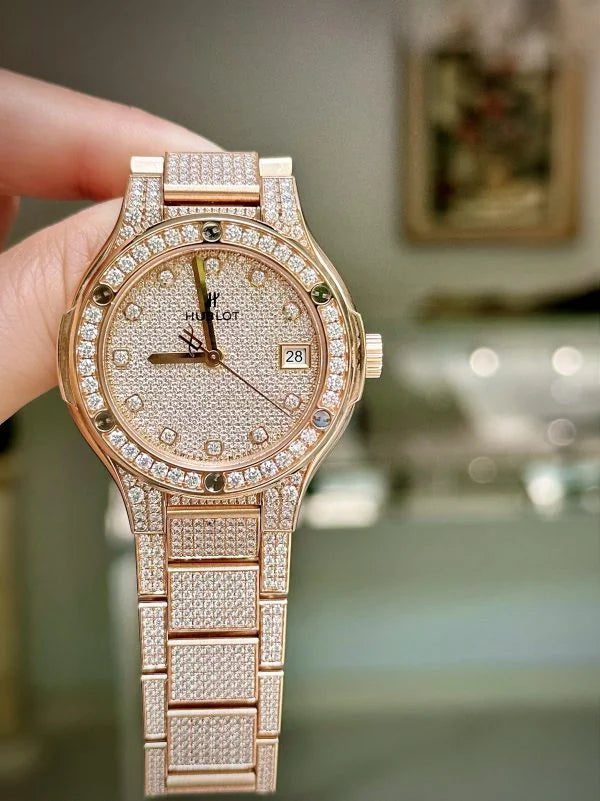 A Đồng Hồ Hublot Classic Fusion King Gold Full Pave 38mm