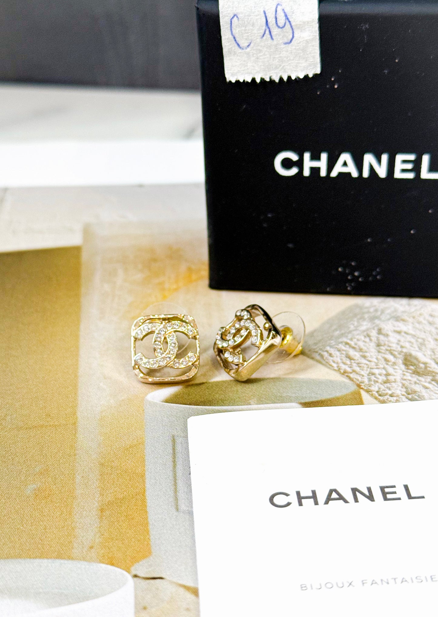 Khuyên Tai Chanel New C19