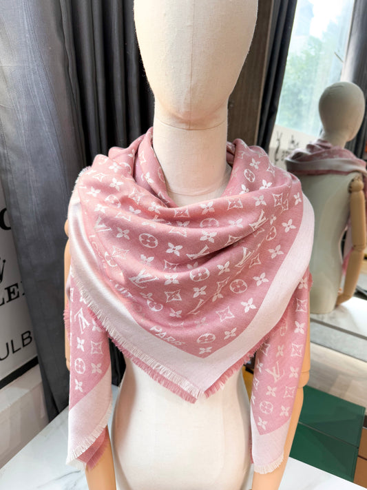 Khăn LV Denim Hồng