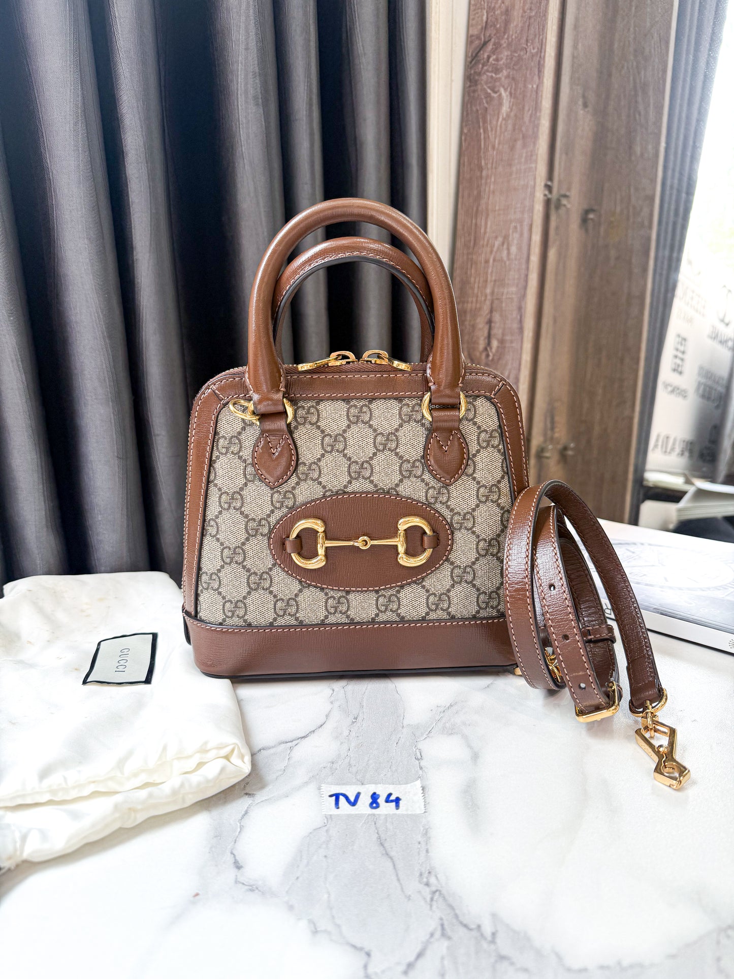 A A Gucci Handle TV84